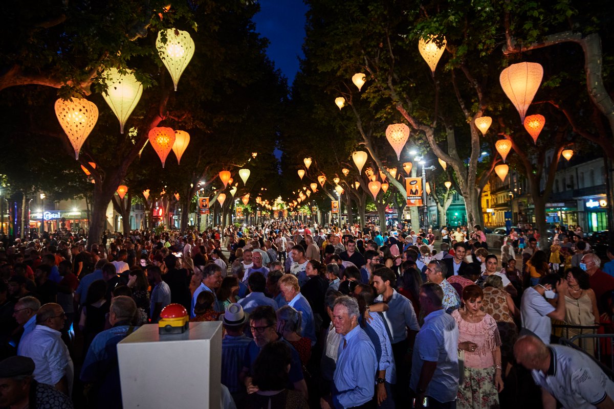 VilleDeBeziers's tweet image. 😍 Retour en images sur l'inauguration des décorations lumineuses ! 🤩 #Beziers