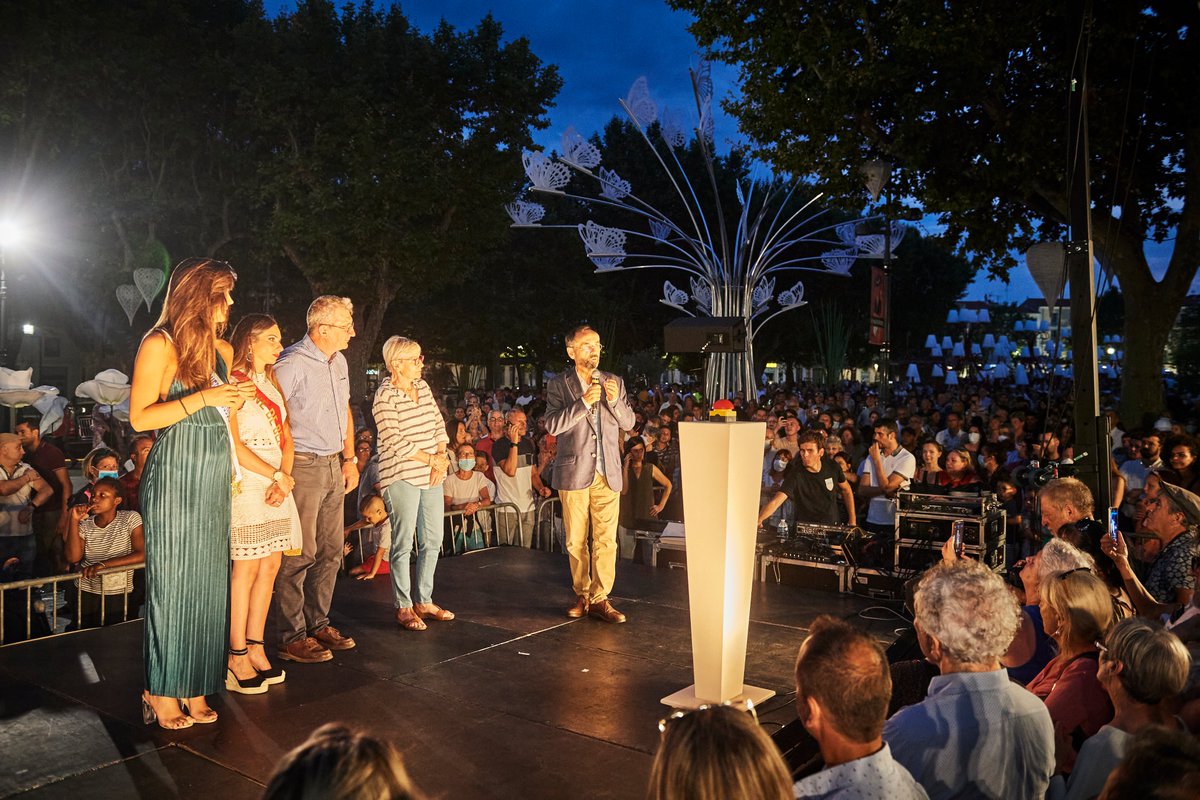 VilleDeBeziers's tweet image. 😍 Retour en images sur l'inauguration des décorations lumineuses ! 🤩 #Beziers