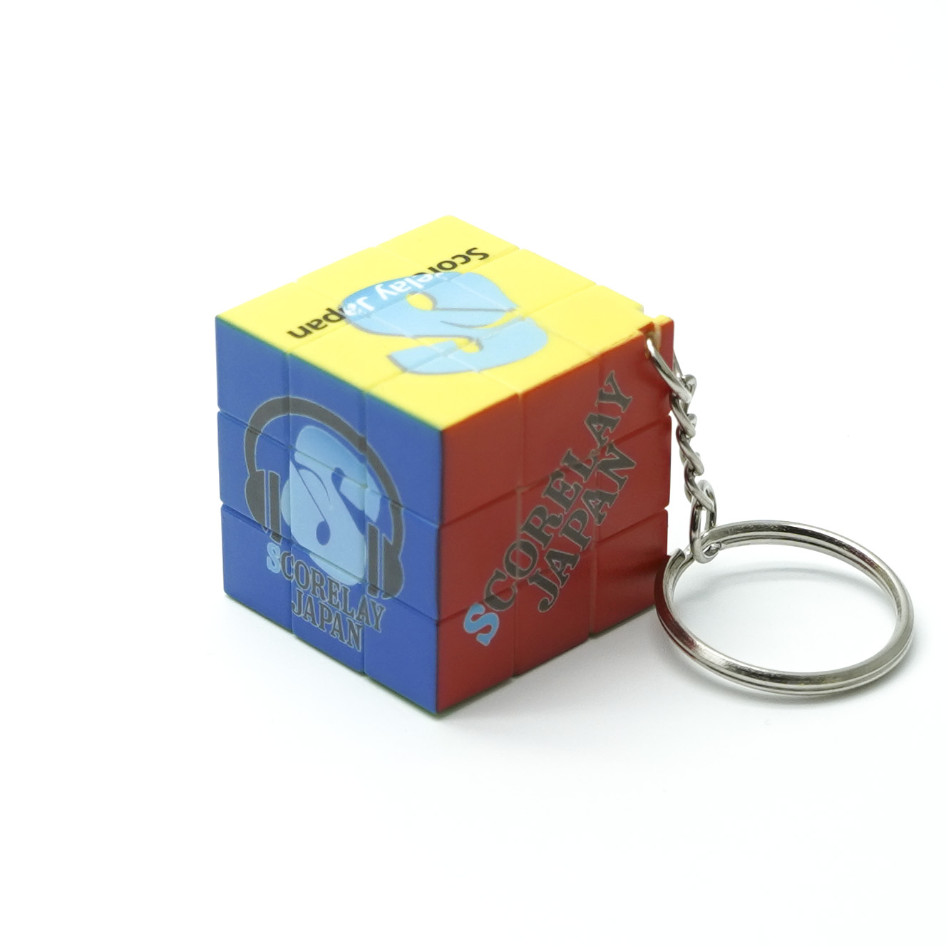 Scorelay Japan スコアレイジャパン 新商品のマジックキューブ キーホルダー サイズは3x3x3cmと小柄ながら ちゃんと回して遊ぶことができます キーホルダーもにもなる 遊べるおしゃれなグッズとしていかがですか ルービックキューブ グッズ