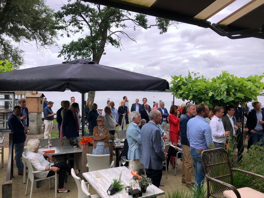 Commercieele Club050 tweet media