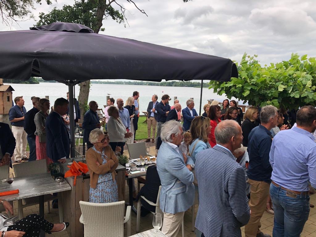 Commercieele Club050 tweet media