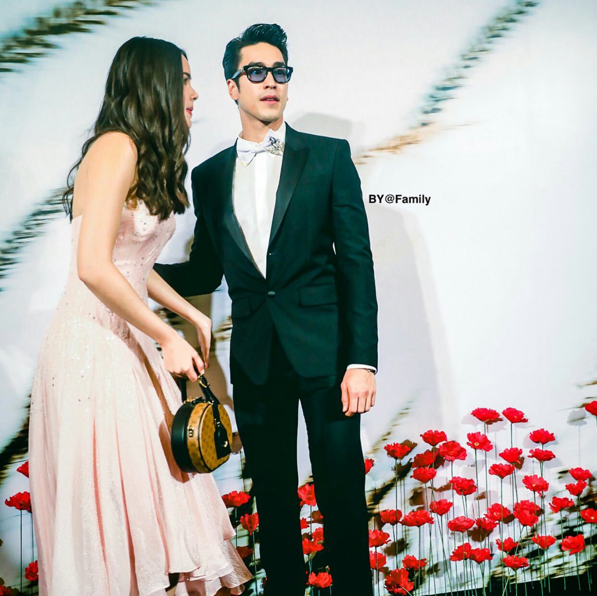 darongie12's tweet photo. Their visual is no joke.😭♥
#NadechYaya #ณเดชน์ญาญ่า https://t.co/uqR148bQvt