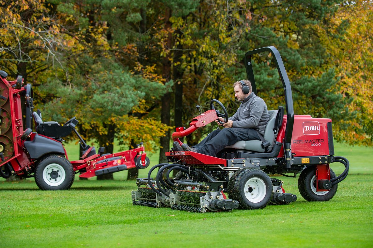 ReesinkTurfcare's tweet photo. Take advantage of Toro's renowned Dual Precision Adjustment (DPA) cutting units with the #Reelmaster 3100-D Cylinder Mower: https://t.co/YNTPC14eKr
#golfcourse #greenkeepers #mower https://t.co/hFOc5xffxz