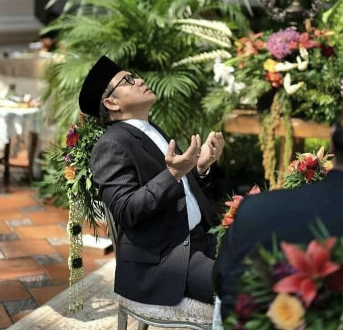 Ya Alloh setunggal maleh. 😎