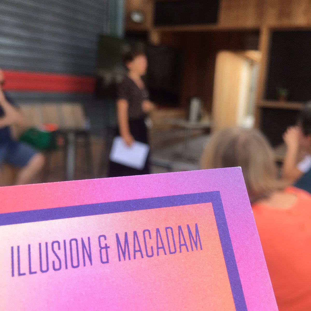 illusionmacadam's tweet photo. Ce matin nous avons le plaisir d’être avec @SophieBroyer qui à partir d’outils pratiques d’organisation du travail, nous guide à un meilleur rapport au travail. Avec le #FACT et l’@Anact_
#fruhstucklab @tropismeMtp @illusionmacadam @Anact_ @AractOccitanie #QVT https://t.co/2Wj9hs97oY