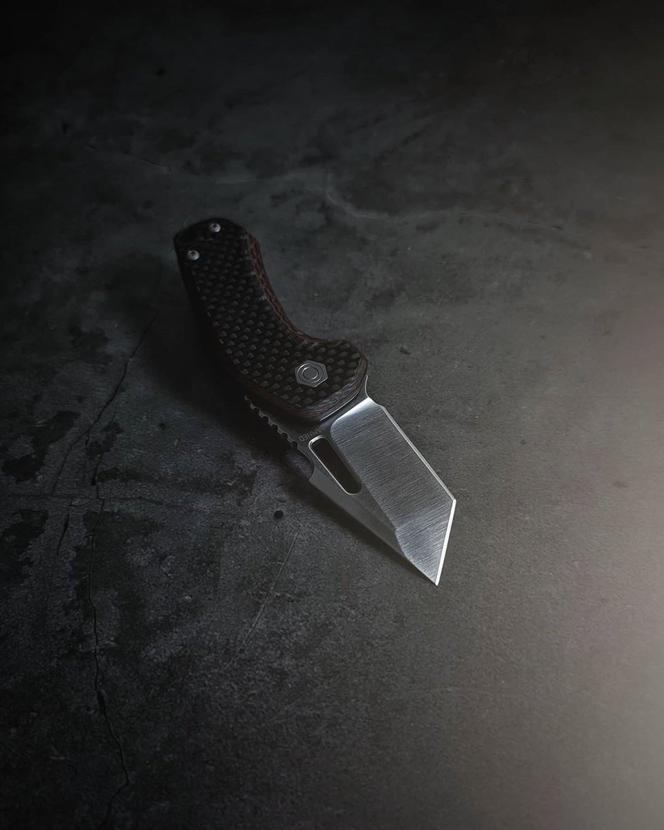tanto_tim's tweet photo. Repost @v._edc
by @media.repost:
This blade is ๐ฅ๐ฅ๐ฅ
.
.
.
.
.
.
.
.
#everydaycarry #pocketdump #edc #knifefanatics #knifenut #everydaydump #knifelife #everydaytactical #knivesofig #edcweekly #edcgear #edcdump #edccommunity #pocketvomit #dailycarry #edc_gear #gearjunkie #carbon https://t.co/zqOSPYR3KS