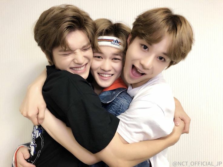 KingTaeyongLee's tweet photo. #PROTECTCHENLE
This... CAN'T be real... You've got to he kidding me... 
@SMTOWNGLOBAL , Please see that Chenle will be protected, and all your artists. None of them deserves a scare like this... I know that SM has gotten better these days, but Sasaengs are still a constant threat https://t.co/syCdjaIpii