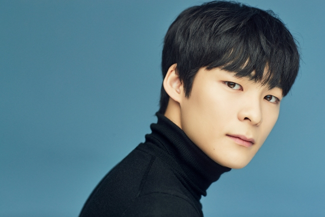kdramacasting's tweet photo. #SongGunHee confirmed cast for OCN drama <#MissingTheyWereThere>, he will act as Thomas who is owner of a coffee shop in the village.
Broadcast in mid August.
#GoSoo
#HeoJoonHo
#AhnSoHee
#SeoEunSoo
#HaJoon https://t.co/kzUfw57di2