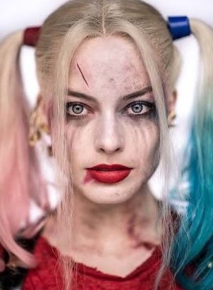 Hoje deveria ser considerado feriado mundial pois foi o dia em que Margot Robbie nasceu! Feliz aniversário pra ela que mostrou várias vezes ser a escolha mais do que perfeita para interpretar a Arlequina.✨