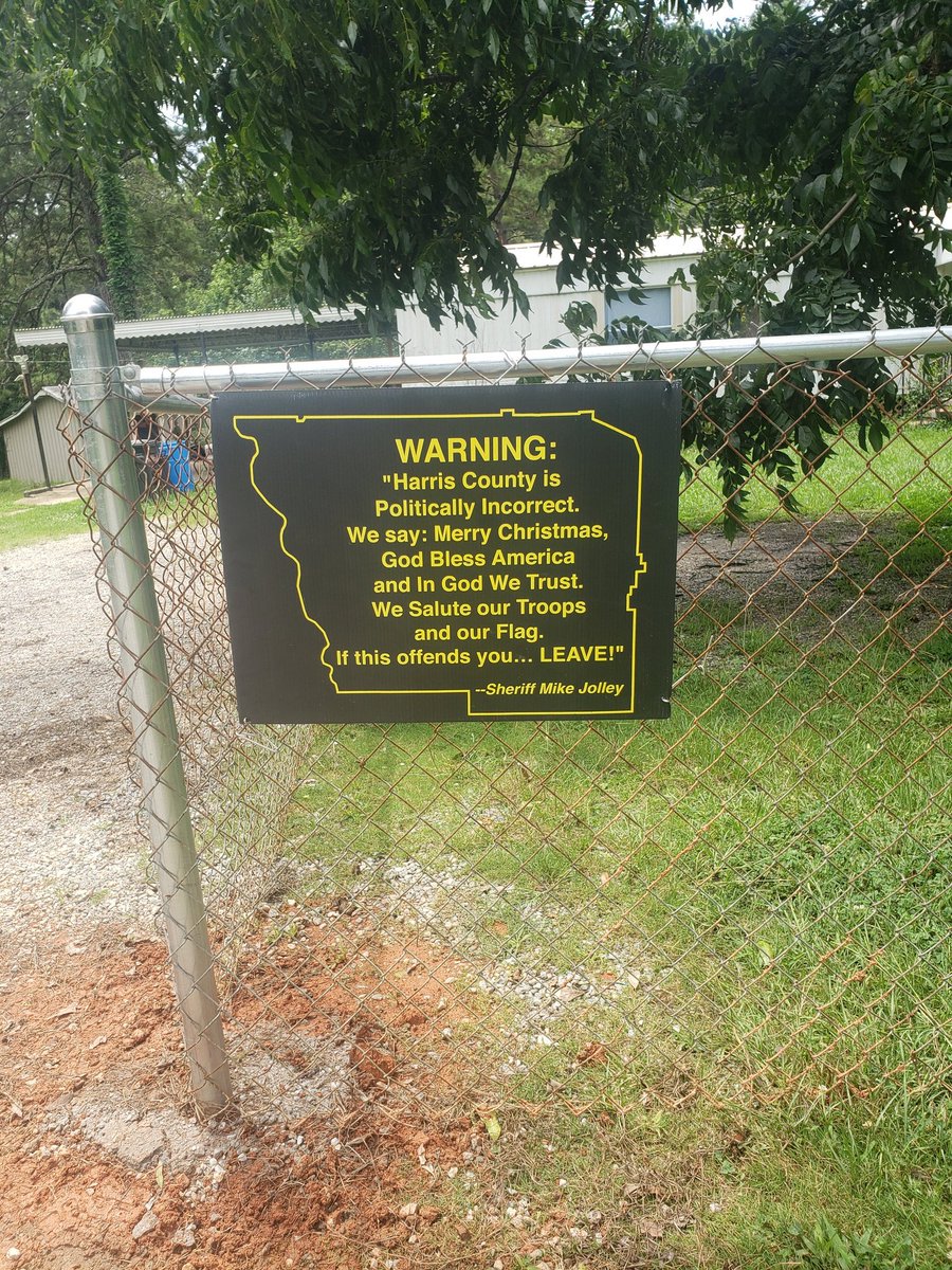 Jman20207's tweet photo. Finally got the fence install but I add a personal touch this was seen all around CNN from our wonderful  #SHERIFF #MR.MIKEJOLLEY https://t.co/6FFRBltf6q