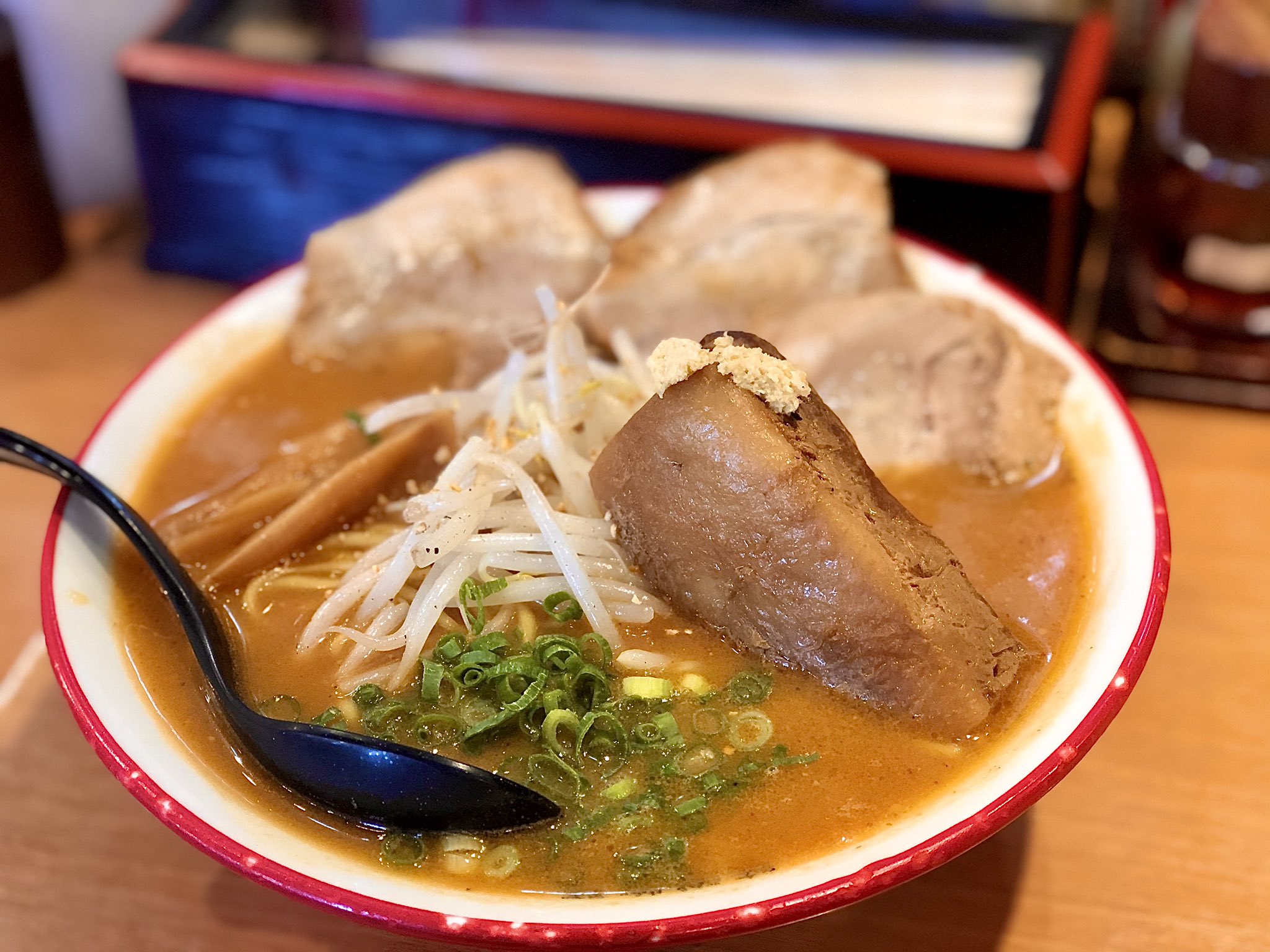 デドルディ 美味しそうなラーメンや来たら 美味しそうなラーメンが出てきた おいしい でかい T Co 4gvtmwihev Twitter