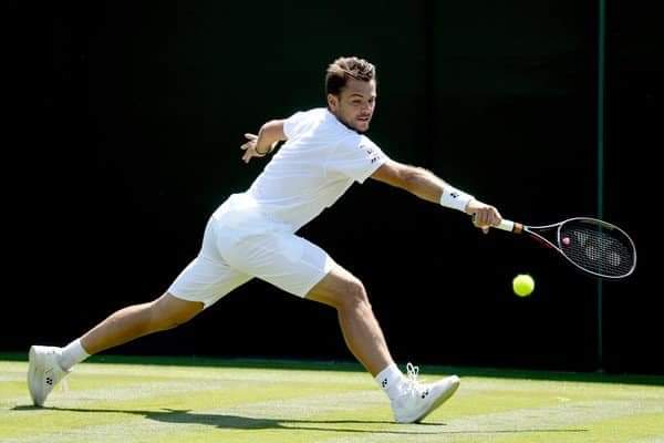 chda7777's tweet photo. What could have been these days ๐ฑ๐พ๐ฌ๐ง #ThrowbackThursday #tbt #MissingTennis #Wimbledon #BestBackhandEver #NobodyDoesItBetter #MagnificentTennis #GreatPic #GreatCatch #StanTheMan #Wawrinka https://t.co/c5VXiCAXU0