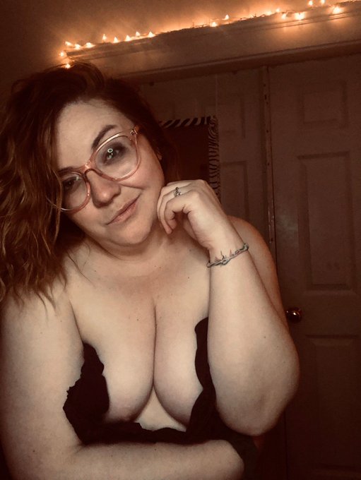 ✨30 days free trail✨  Come to bed with me, play in my bath tub and explore the inside of the girl next<a href="/tag/onlyfans"class="tags"><span>#onlyfans</span></a>