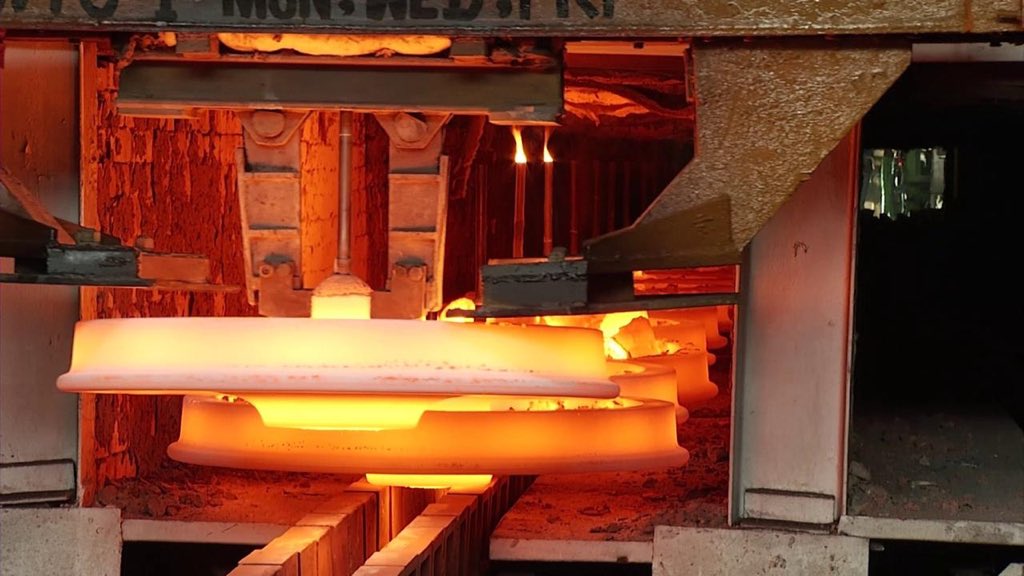 PiyushGoyal's tweet photo. Railway Manufacturing in Full Swing: Riding through the pandemic, Rail Wheel Factory manufactured 15,582 wheels &amp; 6,480 axles in June 2020, higher than 15,295 wheels and 5,020 axles of same period last year. https://t.co/4TstvDYAdG