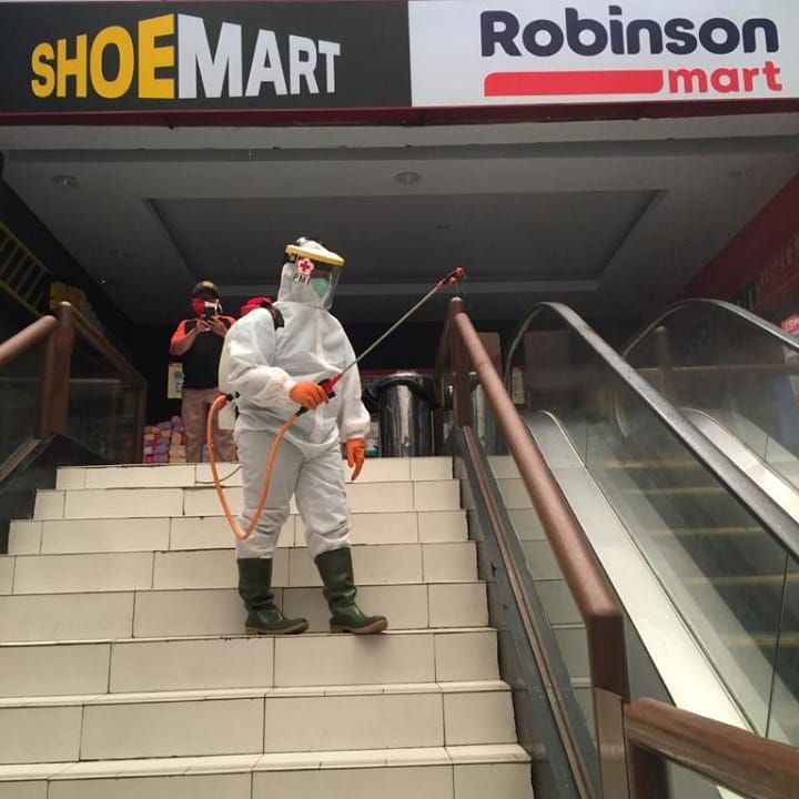 PMI Kota Jakarta Barat melakukan penyemprotan disinfektan di pasar Kopro, pasar Ganefo &amp; SDN Duri Kepa 17 Pg guna memutus mata rantai penyebaran virus Covid-19 di lingkungan masyarakat dan lingkungan sekolah.

#pmiselalubantu
#pmilawancovid 

<a href="/palangmerah/">Indonesian Red Cross</a> 
<a href="/PMI_DKI_Jakarta/">PMI Provinsi DKI Jakarta</a>