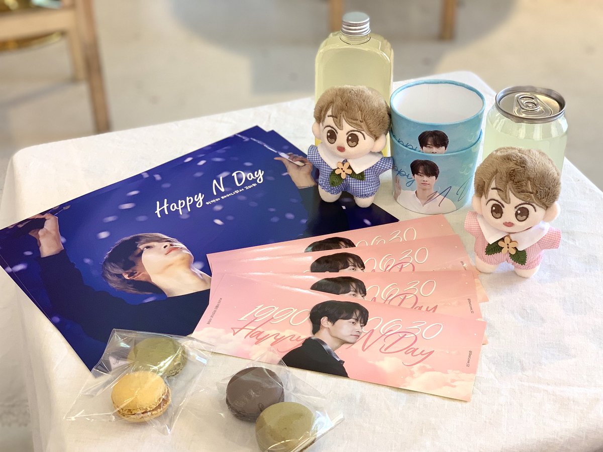 SOM_NNNNN's tweet photo. 🌵네 번째 욘카페🌵
디어러버(@DearLover_S2)님 🎂너와 늘

첨으로 동자끼리 왔써요💙💗
켄음료에 스티커를 따로주시다니 감동센스👍🏻

#솜에네넨_일상 #요니동자 

#나의여름은학연이로가득해
#HAPPYNDAY #차학연 @CHA_NNNNN https://t.co/l4PWLcLcoq
