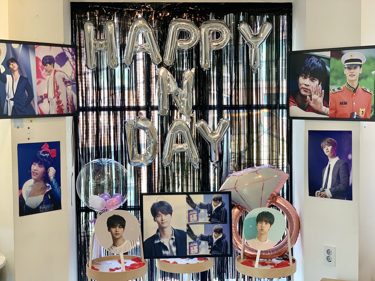 SOM_NNNNN's tweet photo. 아담한 분위기 속에 가득 찬 학연이 모습들✨
티비에 하필 리얼빇스가 연결되어 있어서 데뷔 초 학연 보면서 아련..🥺💕

#나의여름은학연이로가득해
#HAPPYNDAY https://t.co/eJAWuHNrwK