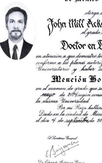 vicfc7's tweet photo. Debo confesar que dudé que el título de Ackerman fuera falso, entonces comparé con el mío. 
Chale ¡si es fake! https://t.co/ObNmgM1Gx3