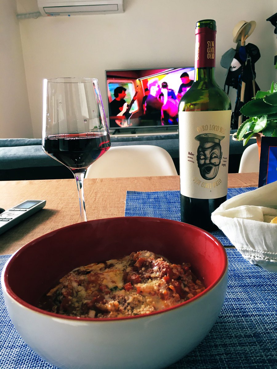 MaxiLedesmaT's tweet photo. Nada más lindo que pasar con gente que realmente queres ❤️🍷🧉🥩 https://t.co/yVI1W38Y6I