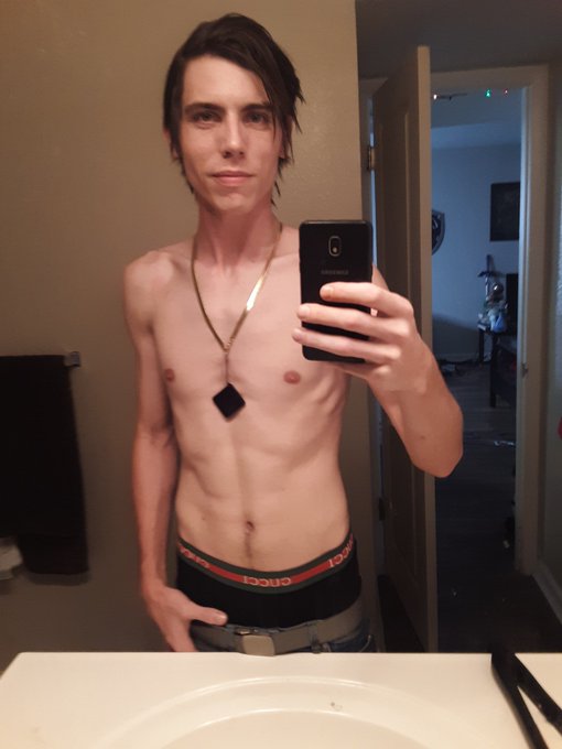 What could that be?
#shirtless #selfie #mirrorselfie https://t.co/A7houWS3ir