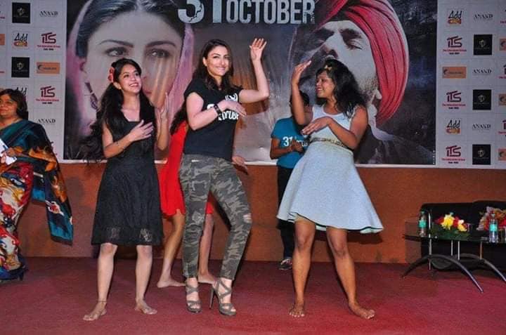 ITSMohanNagar's tweet photo. #Flashback
Soha Ali Khan @ITSMohanNagar
More info: https://t.co/t52UNbCbLt

#Celebrities #CelebritiesatITS
#ITS_UGCampus #BBA #BBACollege #BBACourse #BBA_Admission2020 #TopBBAColleges #BCA #BCA_Admission2020 #BCACourse #BCACollege #BCASyllabus #BCACourseDetails https://t.co/9Fsuy7AOfV