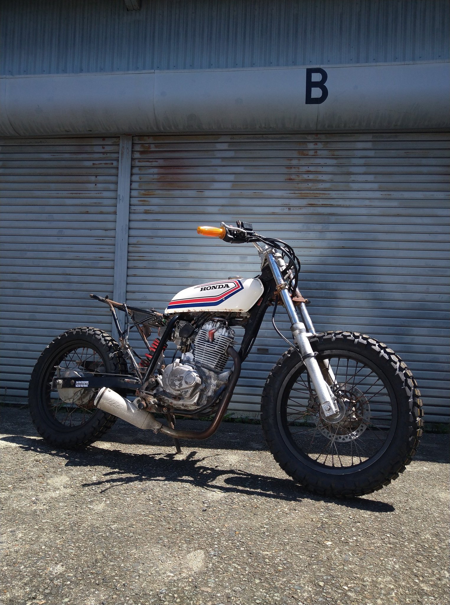Garage Ride 奈良のカスタムバイクショップ タイヤ ハンドル決定 まだまだやる事たくさんですけれども 頑張るどーい ありがとうございますー Garageride ガレージライド 奈良 バイク好きと繋がりたい Ftr223 カスタム Garage Ride 奈良のカスタムバイクショップ タイヤ ハンドル決定 まだまだやる事たくさんですけれども 頑張るどーい ありがとうございますー Garageride ガレージライド 奈良 バイク好きと繋がりたい Ftr223 カスタム
