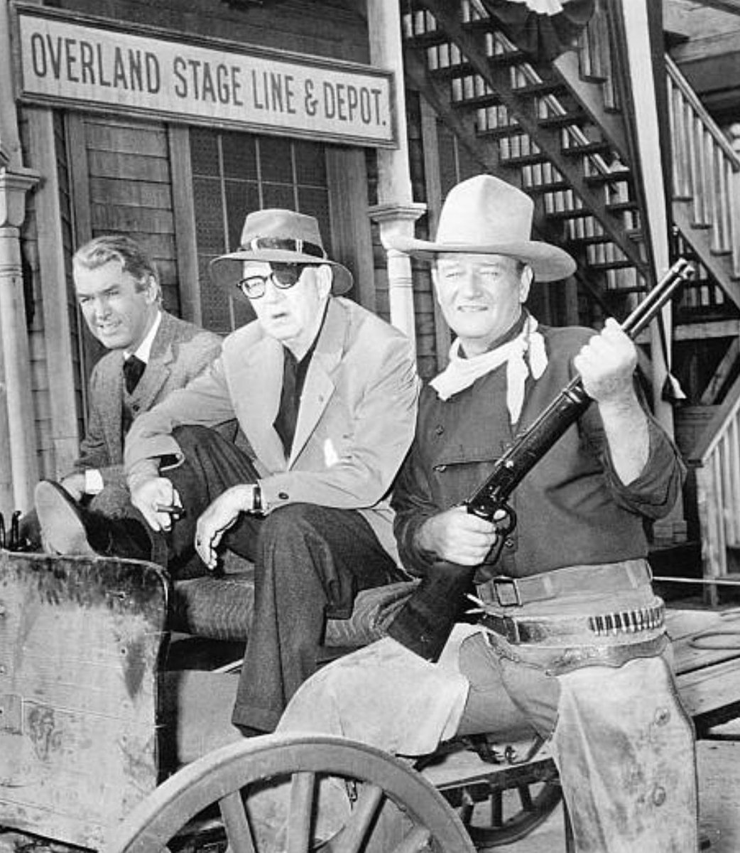 Mervyn Le Roy; John Ford (4); Sam Wood; Henry Koster (3); Andrew V. McLaglen (4) o Don Siegel, entre otros.