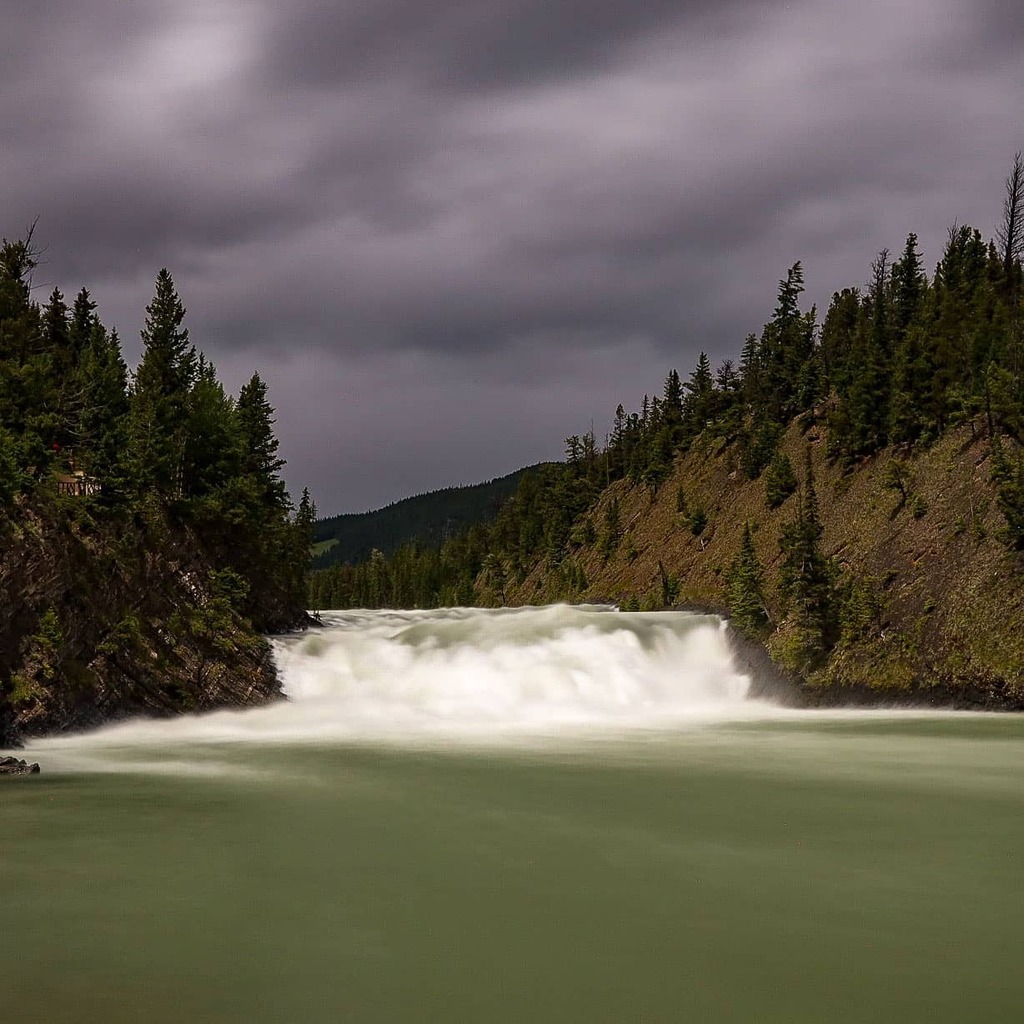 mikeinyyc's tweet image. It was nice and sunny for most of our trip to Banff today. Then the clouds set in right when we got to Bow Falls.
.
.
.
#mood #Banff #mybanff #explorecanada #explorealberta #waterfalls #longexposure #haidafilter #leefilters #picoftheday #canada #canadada… instagr.am/p/CCIJbmZpEq7/