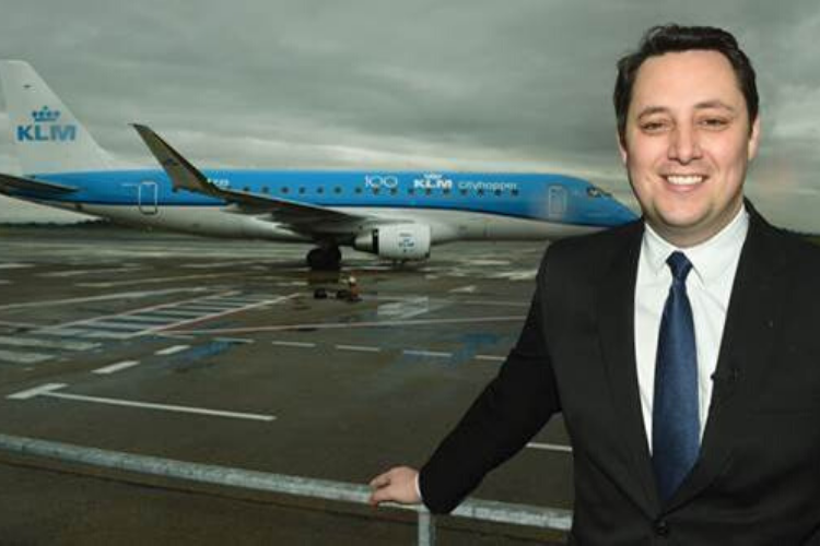 teesvalleybc's tweet photo. . @TeesAirport agrees 5 year deal with @KLM as Amsterdam flight 
https://t.co/4jYKuM8WX2 https://t.co/lBw6J0lgUU