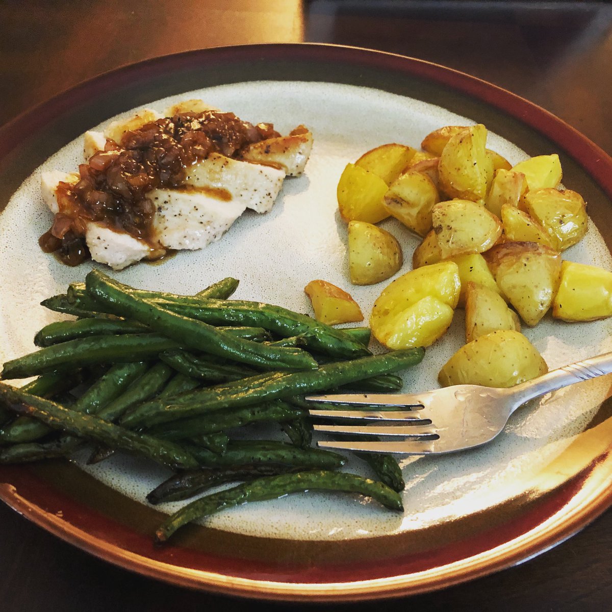 MikPriceless's tweet photo. Tried HelloFresh for the first time, turns out I can cook something. Also, did you know you can put apricot jam on chicken? I didn’t! #hellofresh #cooking #success #weird #food #ididit https://t.co/CwzpyeuoFR