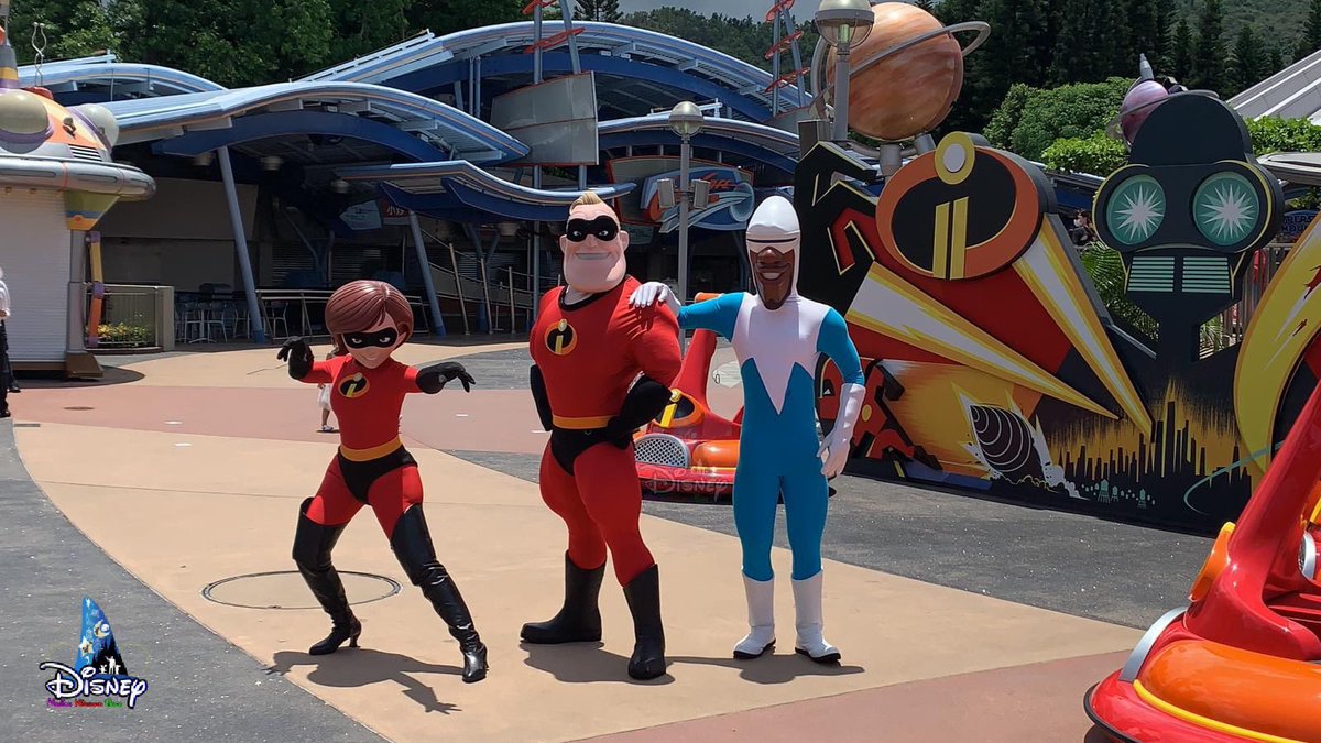 DMK_Blog's tweet photo. #BelieveInMagic ✨ #心信奇妙
💦🌟 It is summertime! Mr. Incredible, Mrs. Incredible, and Frozone returned to #HongKongDisneyland to meet the guests under health and safety arrangements.
#Disney #DisneyParks #HKDL #DisneyMagicMoments #MagicStartsWithYou #Pixar #TheIncredibles https://t.co/PmXGxMtjzz