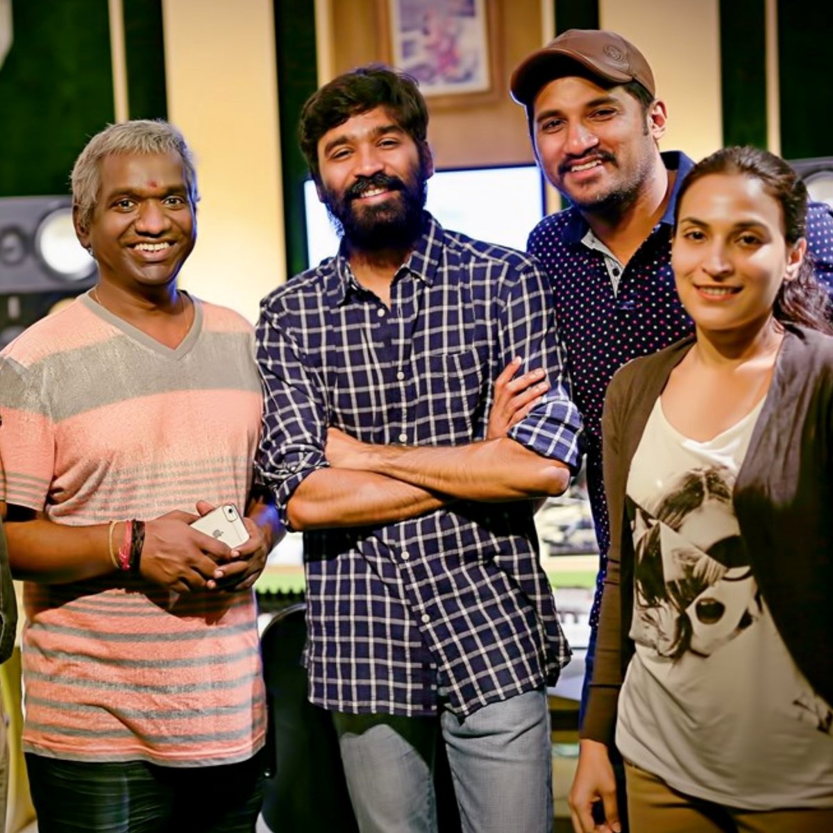 #Throwback to this click of #Dhanush with #AishwaryaDhanush #VijayYesudas and  #KarthikRaja 😍
.
#ThrowbackThursday
#ThrowbackOfDhanush