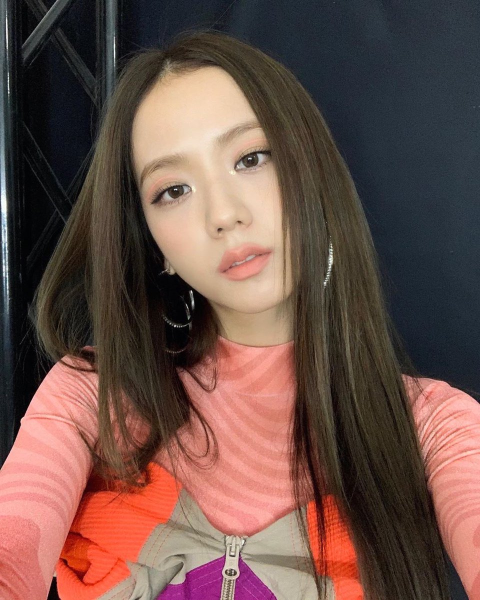 jendeukiebabo's tweet photo. [sooyaaa__ 200702 update]    

“Makeup color I really liked 🤍”

#BLACKPINK #블랙핑크 #JISOO #지수 #jisoostagram @BLACKPINK https://t.co/QJbRTouVuX