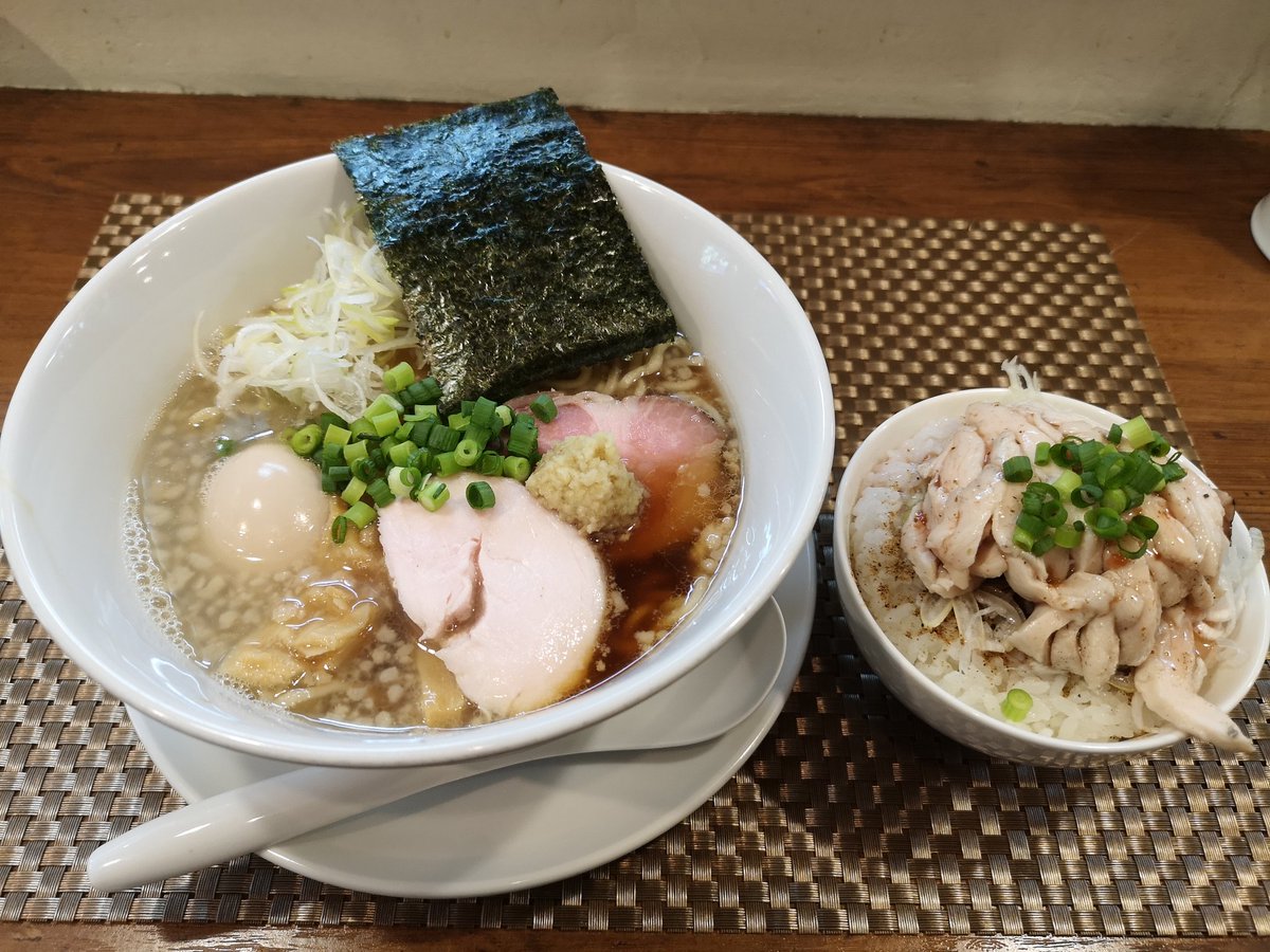 新座 志木 Real Time Navi Twitterren Plastic Rains 積極的にラーメン屋巡りする方ではないのですが どうしても行ってみたかった志木市のtrigo トリーゴ でランチしました お目当ては背脂煮干生姜らーめん 味は生姜のさっぱり感があとからジワジワきて最高に