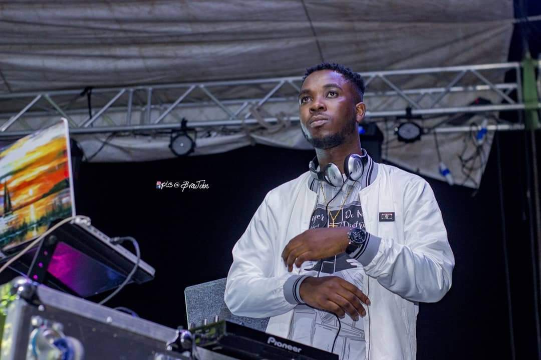 SharryLove4's tweet image. +1🎉🎊🍻🎂
#HappyBirthdayDjAroma 
#GodFlow