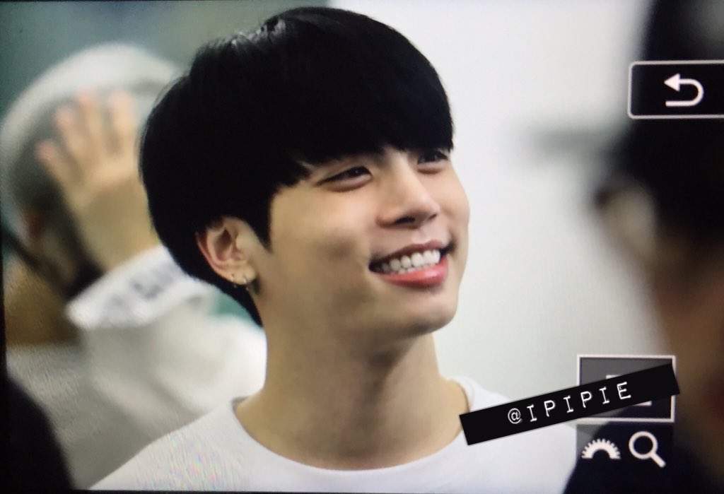 petitjonghyun90's tweet photo. @jjonghugss @realjonghyun90 i love every single thing about him, his words, his voice, his personality, his laugh, everything is precious to me 🤍🤍🤍 https://t.co/QfOXQR96UU