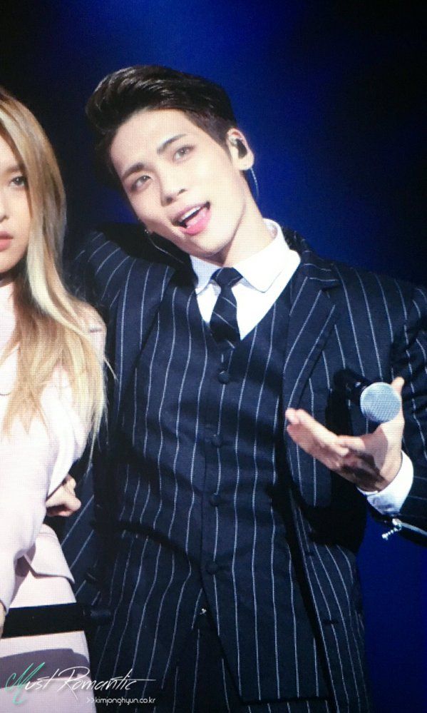 onjinkles's tweet photo. @jjonghugss @realjonghyun90 blinking game soty https://t.co/hSFBen7sAa