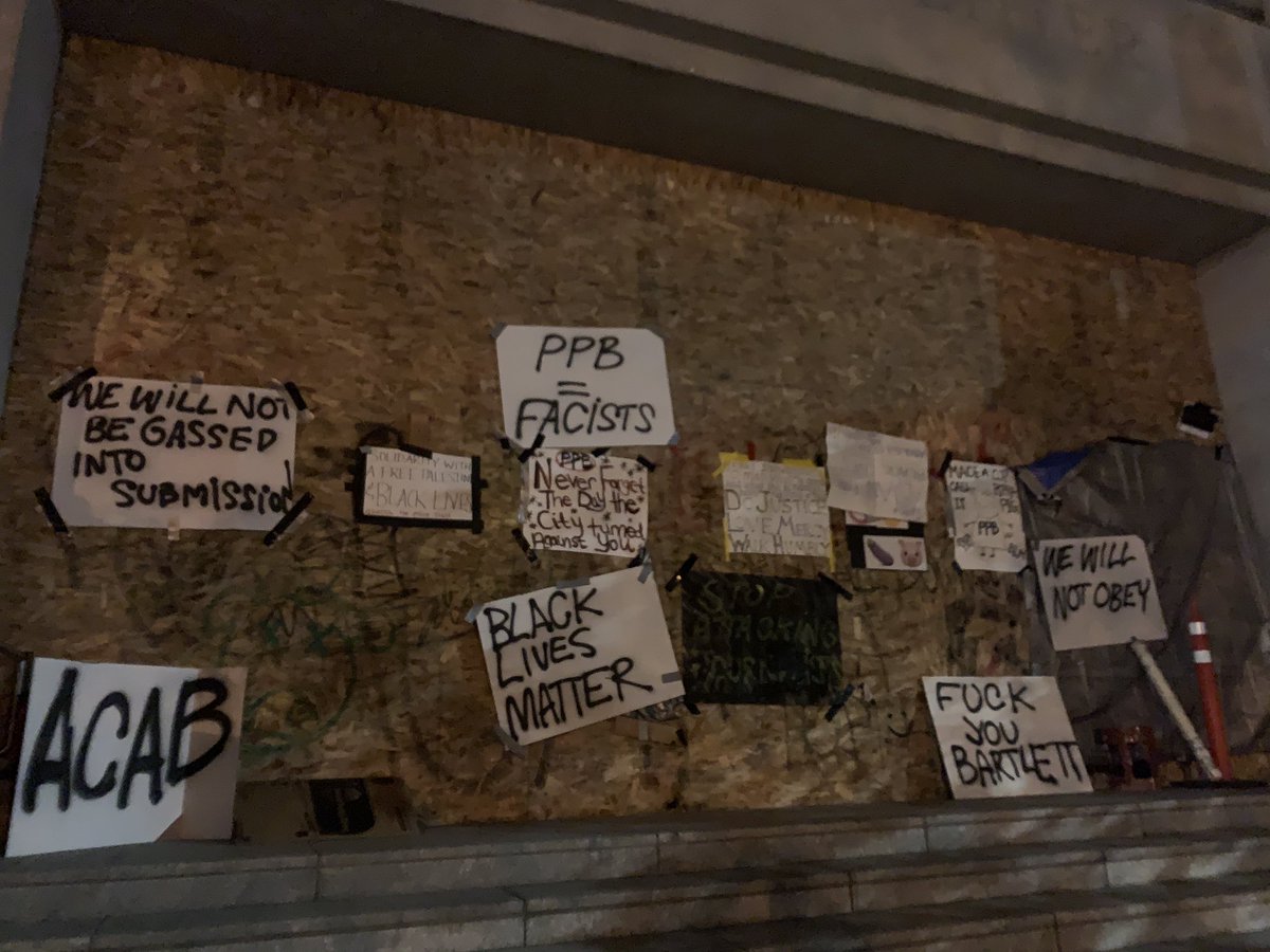 This is the justice center. No police standing outside. No fence