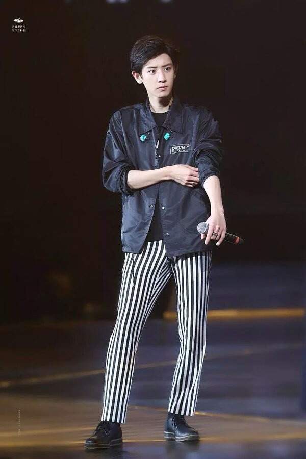 park chanyeol as tables; a thread