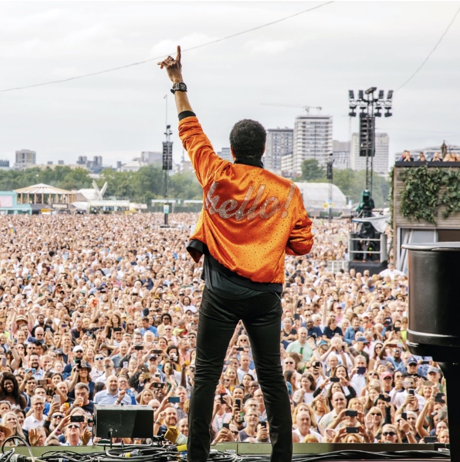 LionelRichie's tweet photo. Take a moment to help raise awareness today by posting a photo or video from a concert or festival with the hashtag #LetTheMusicPlay. 💙 https://t.co/Ax4GDIPMjO