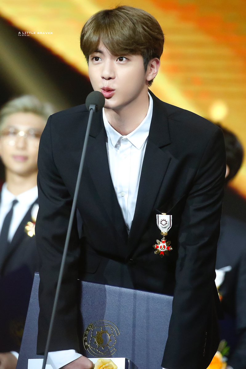 ALittleBraver92's tweet photo. 181024 #Jin #진 #석진 #김석진 @BTS_twt https://t.co/oO8ZOqnvGG