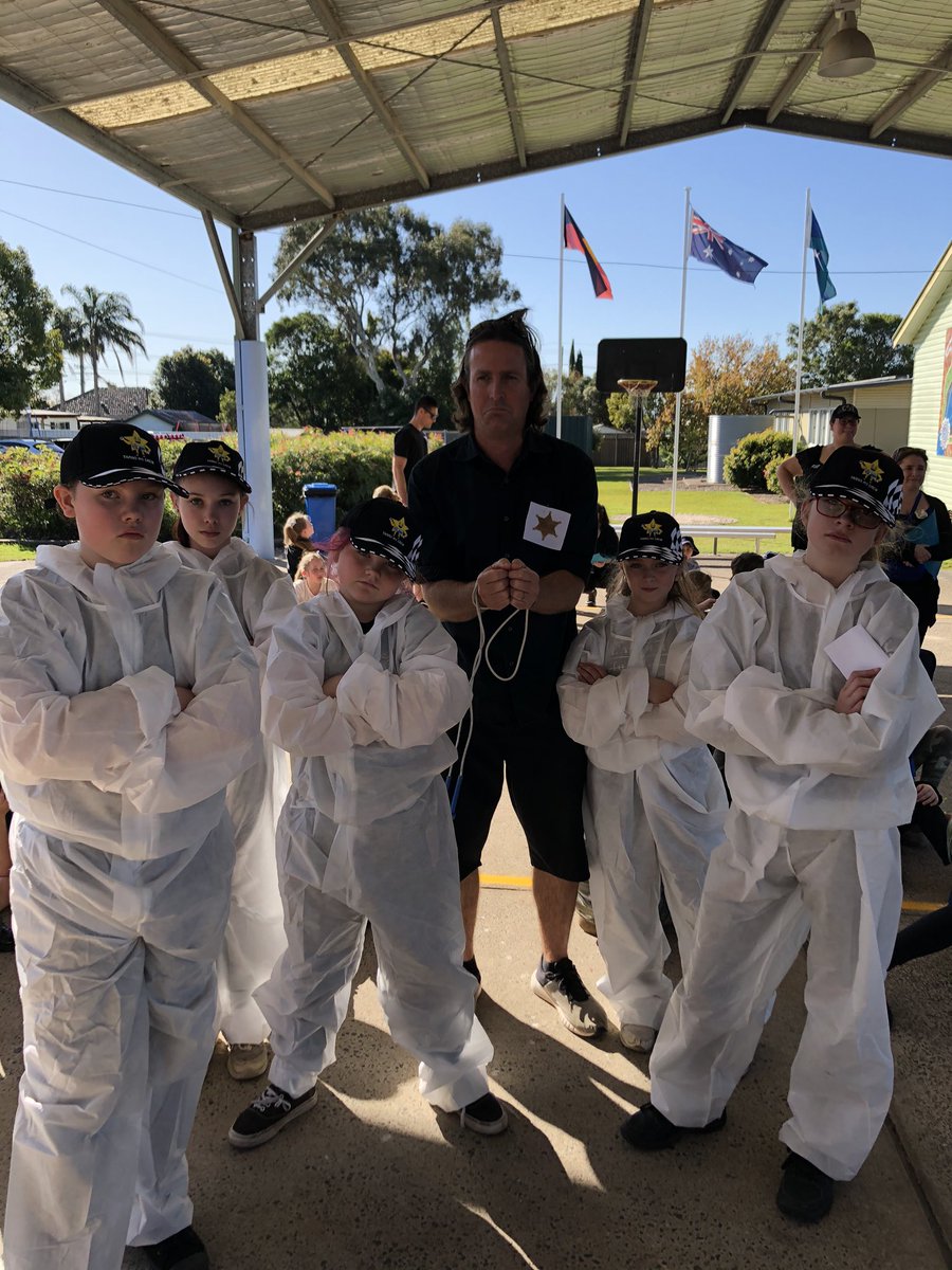 PublicTarro's tweet photo. Today we dived into the learning pit successfully demonstrating the skills collaboration and innovation. With crime scenes set up around the school, we had to solve ‘Who kidnapped Gypsy?’ #learningpit #challengelearning #whodunit #teamtarro https://t.co/gd2XbWvS4Q