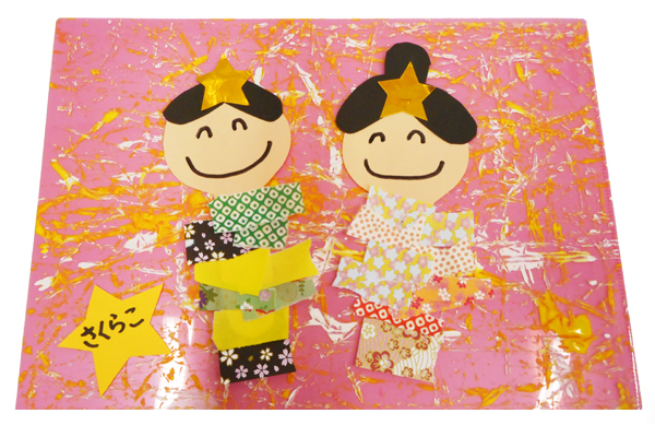 エデュース 公式 七夕 製作第4弾 千代紙をちぎって感触遊び 和風の彦星と織姫に ビー玉転がしでクリアファイルに模様付けしてみよう 千代紙の和風七夕飾り ２歳児 T Co Zsuvewropz 保育園 幼稚園 こども園 工作 こども たなばた