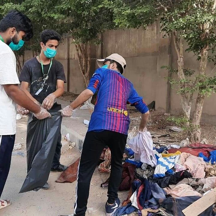 khidmatebashar's tweet photo. Khidmat e Bashar started it's one of the big projects "CLEAN MY CITY KARACHI" it was our 3rd day at Shadman Town, North Nazimabad. Feel free to join us make your area clean and hygienic. For donations and joining, call: 
0313-2536019
#MeraSheharMereLog #TeamKBWO #SaafKarachi https://t.co/RBb2gg0pyw