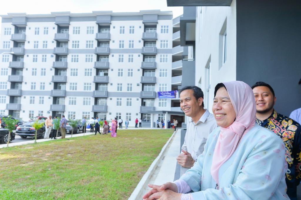 تويتر Kpkt على تويتر Yb Puan Hajah Zuraida Kamaruddin Meneruskan Lagi Lawatan Kerja Pada Hari Ini Dengan Hadir Ke Projek Perumahan Penjawat Awam Malaysia Ppam Jasin Bestari Dan Juga Projek Rumah
