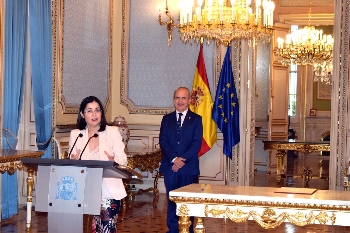 UNED tweet media