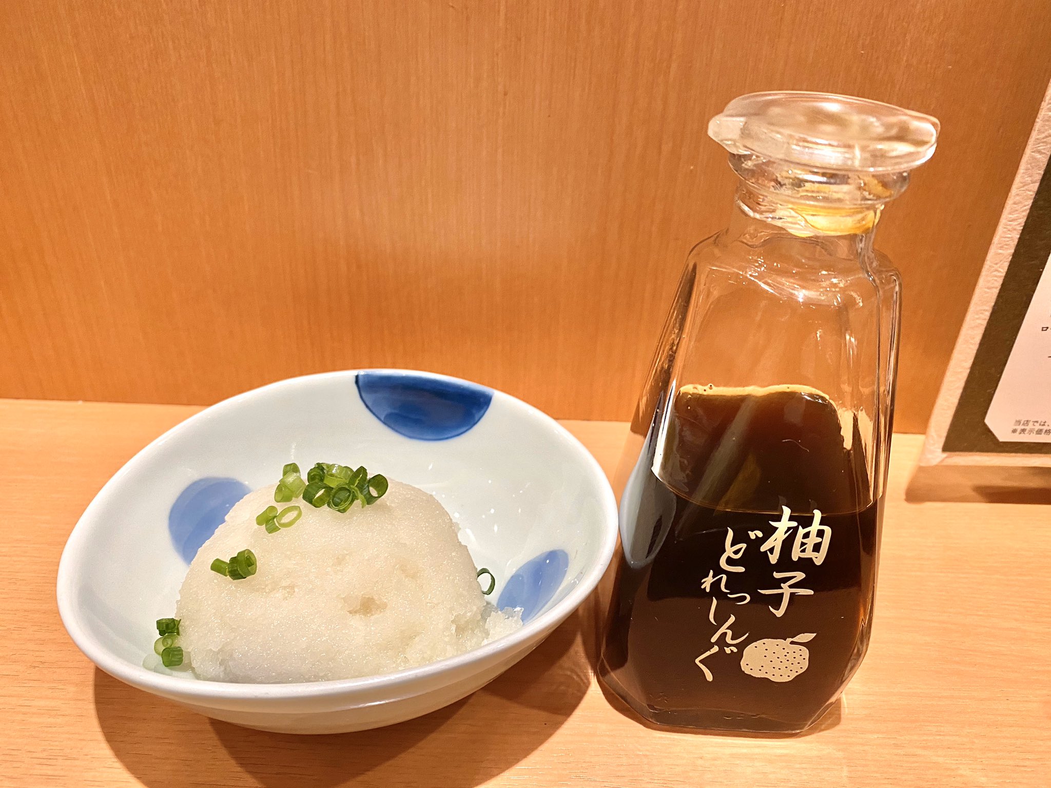 りぶちゃんねる とんかつの和幸ランチ おすすめは ｗ和幸御飯です とんかつ2枚 ご飯 お味噌汁 キャベツは おかわり自由 大根おろし 100円 をつけて 柚子ドレッシングでさっぱりいただくのがオススメです とんかつ 和幸 ランチ ｗ