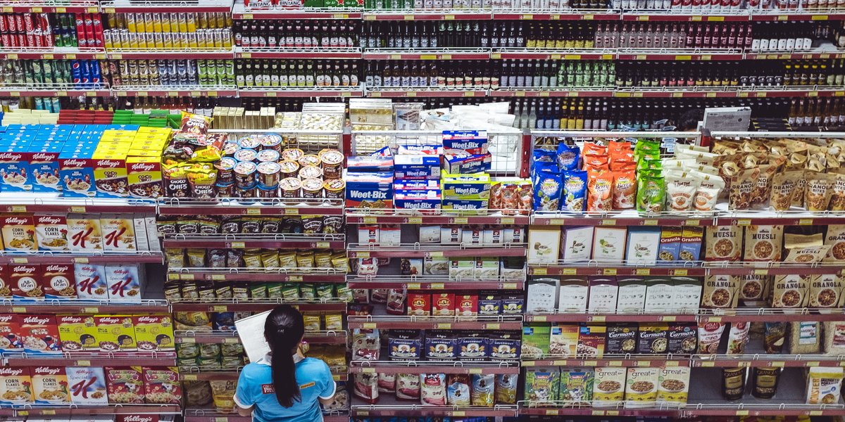 But the problem goes beyond food labeling. Nutritional science and public policy are two other factors that make our food choice environment so complex. (4/6)