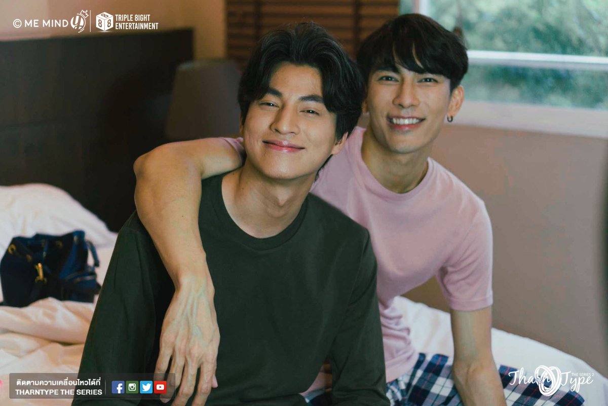 mewsteriousz's tweet photo. GIMANA BISA GUE BEDAIN MANA THARNTYPE MANA MEWGULF KLO SCENE NYA MACEM INI??? GMNAAAA???!! 😭😭😭😍😍😍
#TharnTypetheSeriesSS2 #MewGulf #MewSuppasit #GulfKanawut #mewlions #PBalls #หวานใจมิวกลัฟ https://t.co/c0LVOvrmUx