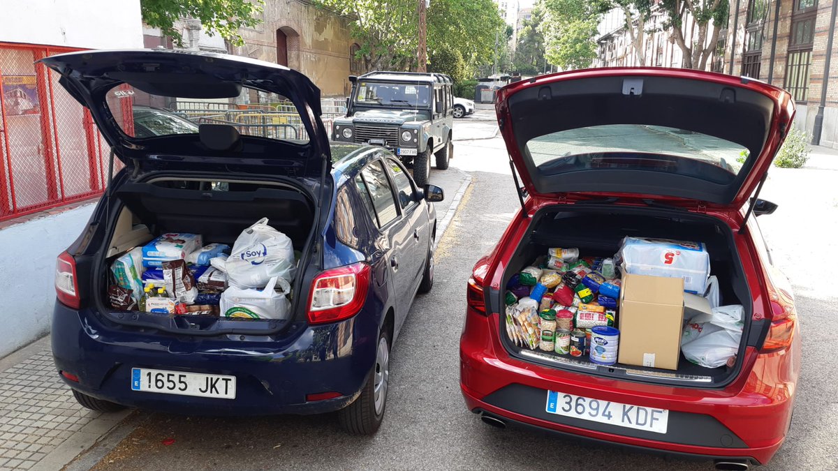evArganzuela's tweet photo. Muchas gracias🙏 por vuestra donación a la Despensa Solidaria, a los miembros de @AREMAF (Asociación Madrileña para la restauración de material ferroviario).
#evarganzuela #legazpi #arganzuela #aremaf #despensasolidaria #Madrid https://t.co/UFvK2SbiAx